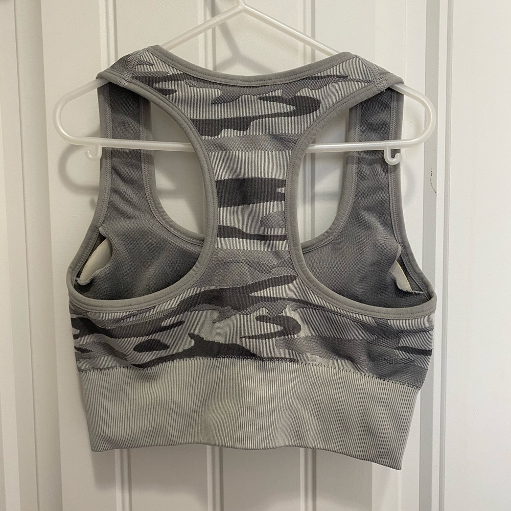 CNC seamless sports bra